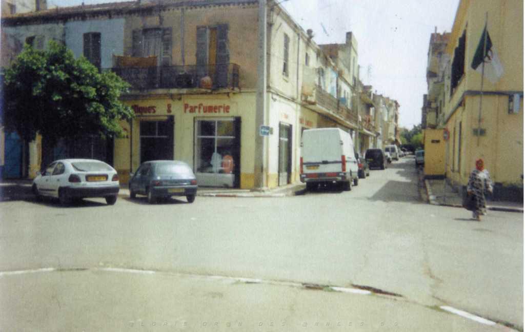 PLACE DE LA LIBERTE A SAINT ANTOINE AVEC LA RUE SAINT ANDRE.JPG